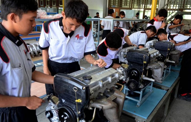 Mengapa Pendidikan Kejuruan Sangat Penting untuk Masa Depan
